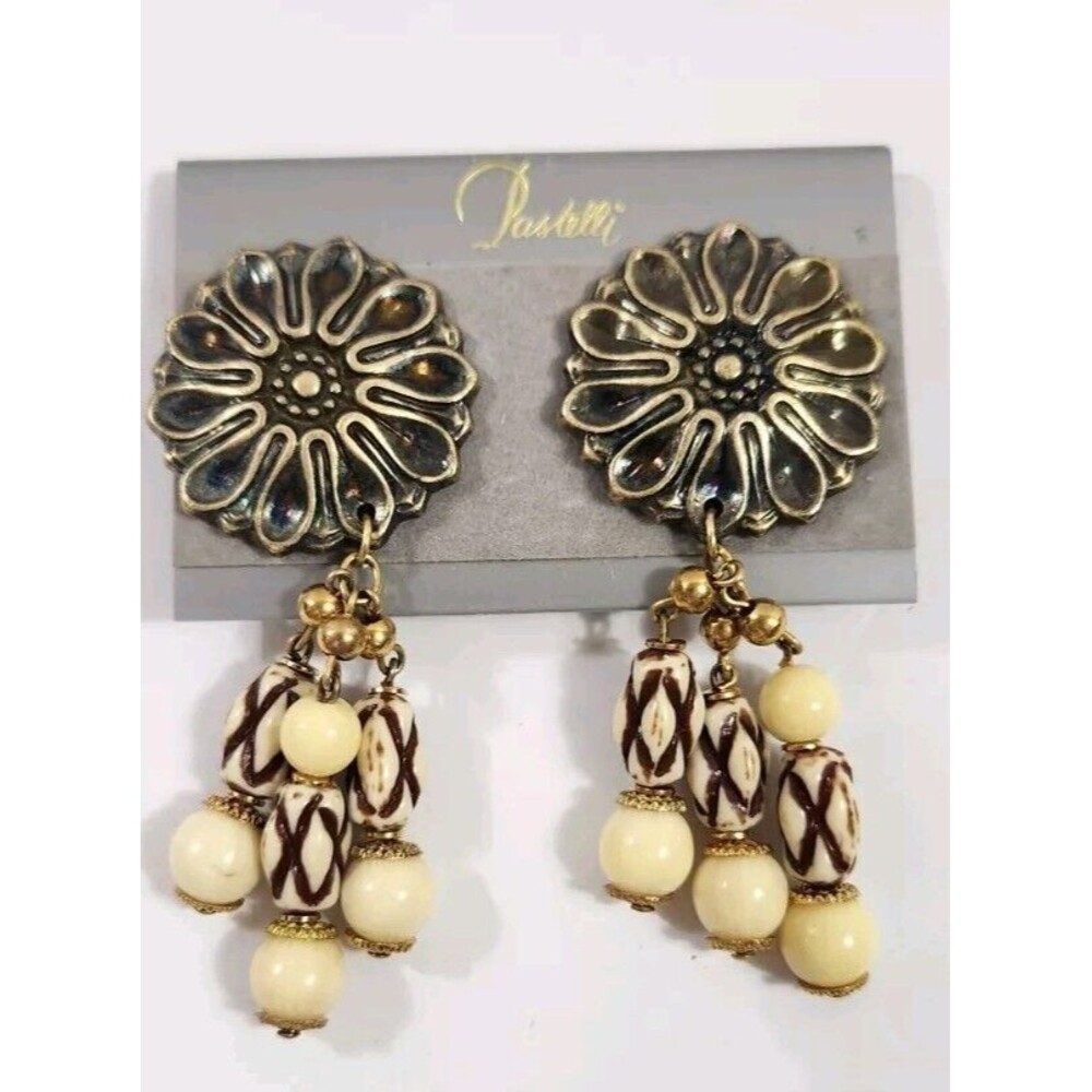 Vintage Pastelli Earrings Silver Tone Creme Dangl Clip-On" Retro Costume Jewelry